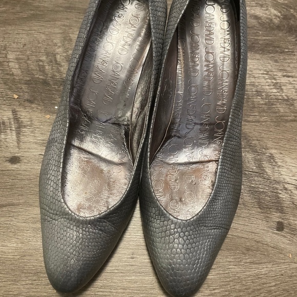 Joan & David Silver Snake Print Kitten Heel Pumps Size 10 - Picture 1 of 5